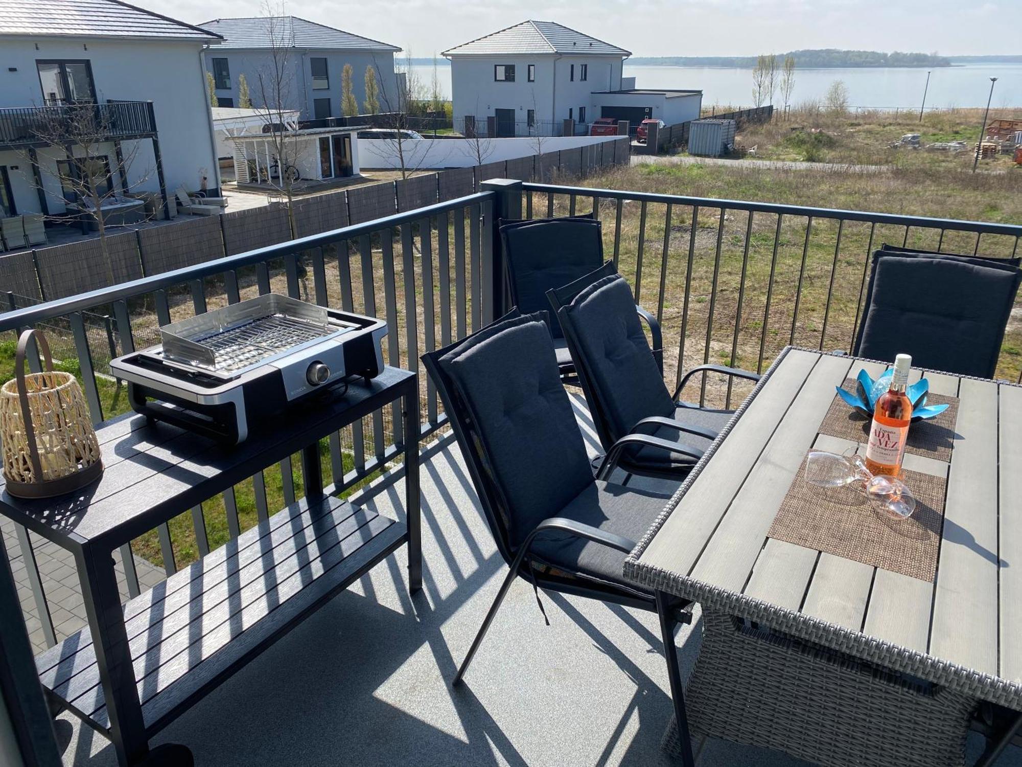 Apartmenthaus Windland Pouch Eksteriør bilde